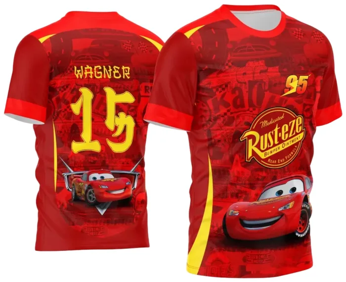 Camiseta unissex preta com logo no peito e estampa grande nas costas com tema Interclasse Relâmpago Mcqueen, ideal para fãs e eventos escolares.