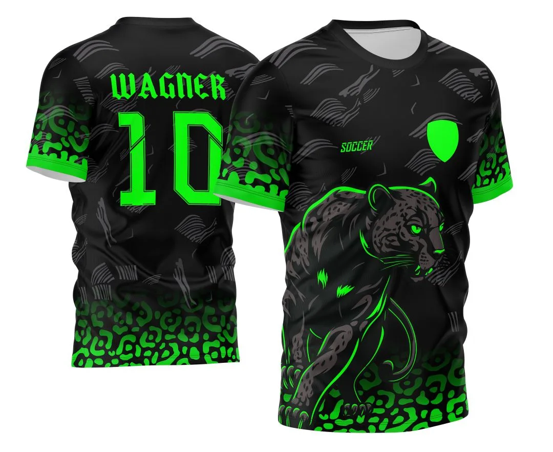 Camiseta unissex preta com logo no peito e estampa grande nas costas mostrando uma Pantera Negra Verde, tema InterClasse 2024, design impactante e moderno.