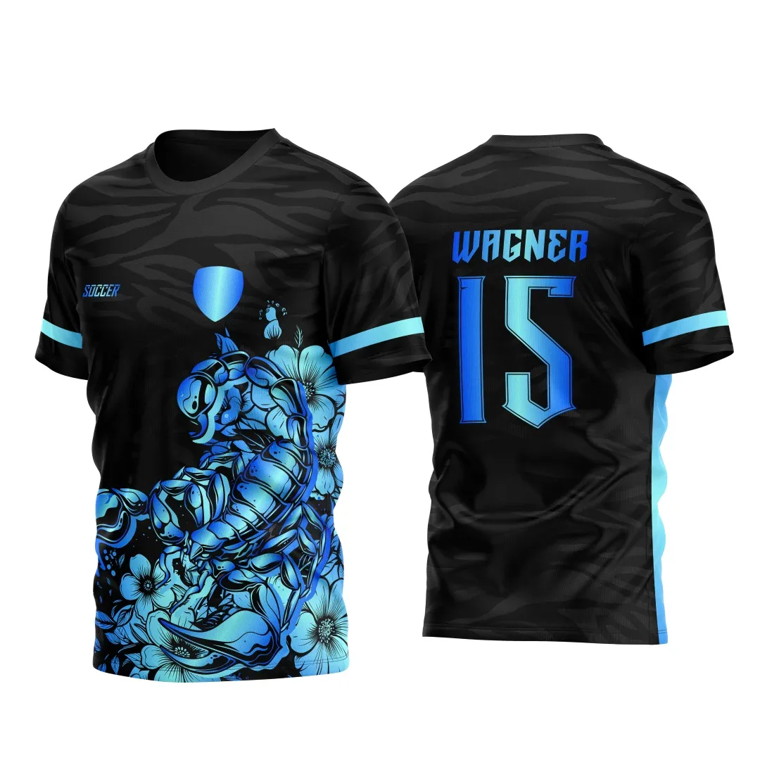 Camiseta preta unissex com logo no peito e estampa grande nas costas, tema Atlética Acadêmica e InterClasse Escorpião 2023, modelo 4, perfeita para eventos e campeonatos.