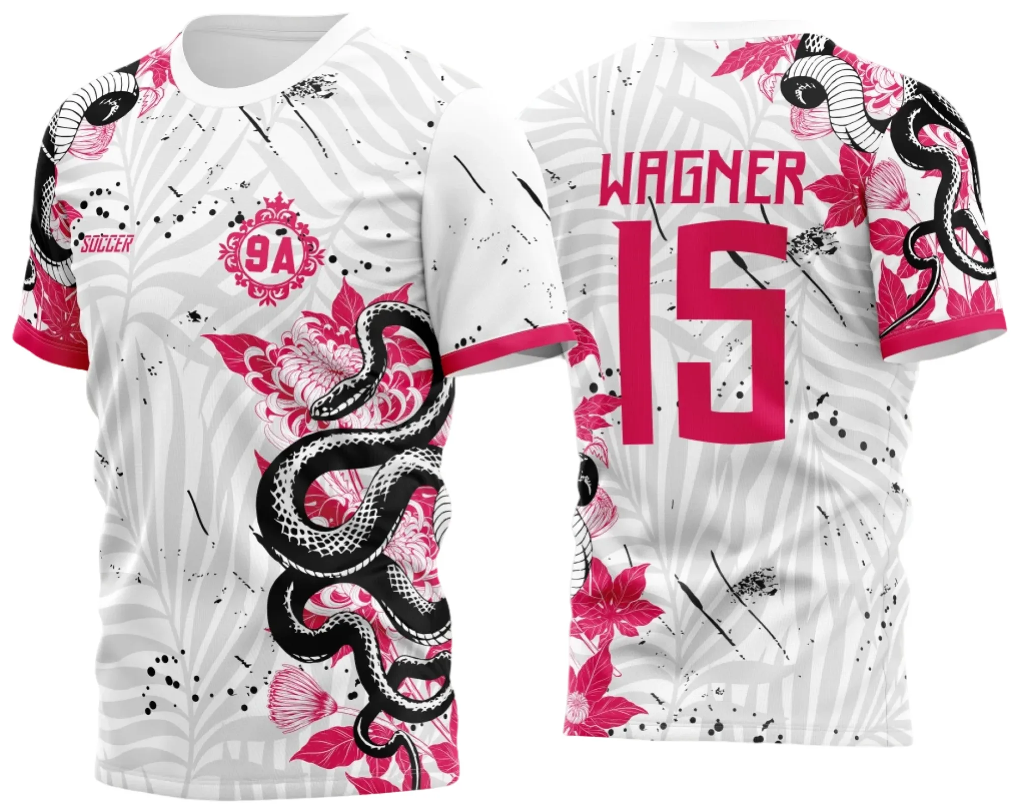 Camiseta unissex branca com logo no peito e estampa grande nas costas com design de cobra floral em branco e rosa para atlética acadêmica e InterClasse 2023.