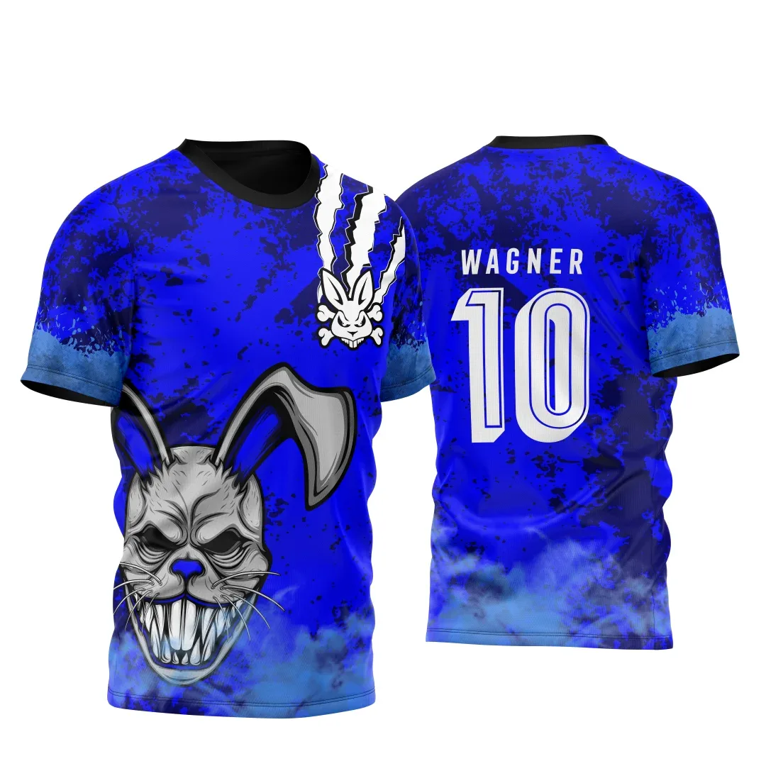 Camiseta unissex preta com logo no peito e estampa grande nas costas do tema Para InterClasse Azul Coelho Game Feroz 2023 M2, perfeita para quem quer estilo e conforto.