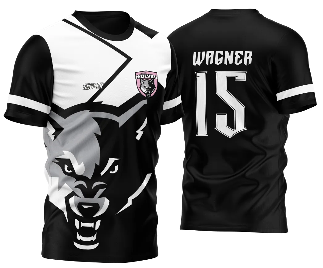 Camiseta unissex preta com logo no peito e estampa grande nas costas do Lobo Preto e Branco para InterClasse 2023, ideal para mostrar orgulho e estilo em eventos escolares.