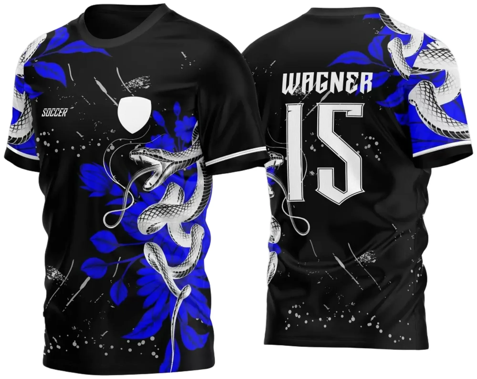 Camiseta unissex preta com logo no peito e estampa grande nas costas mostrando cobra floral preto chinês em ataque, detalhada em azul vibrante, perfeita para eventos e uso casual.