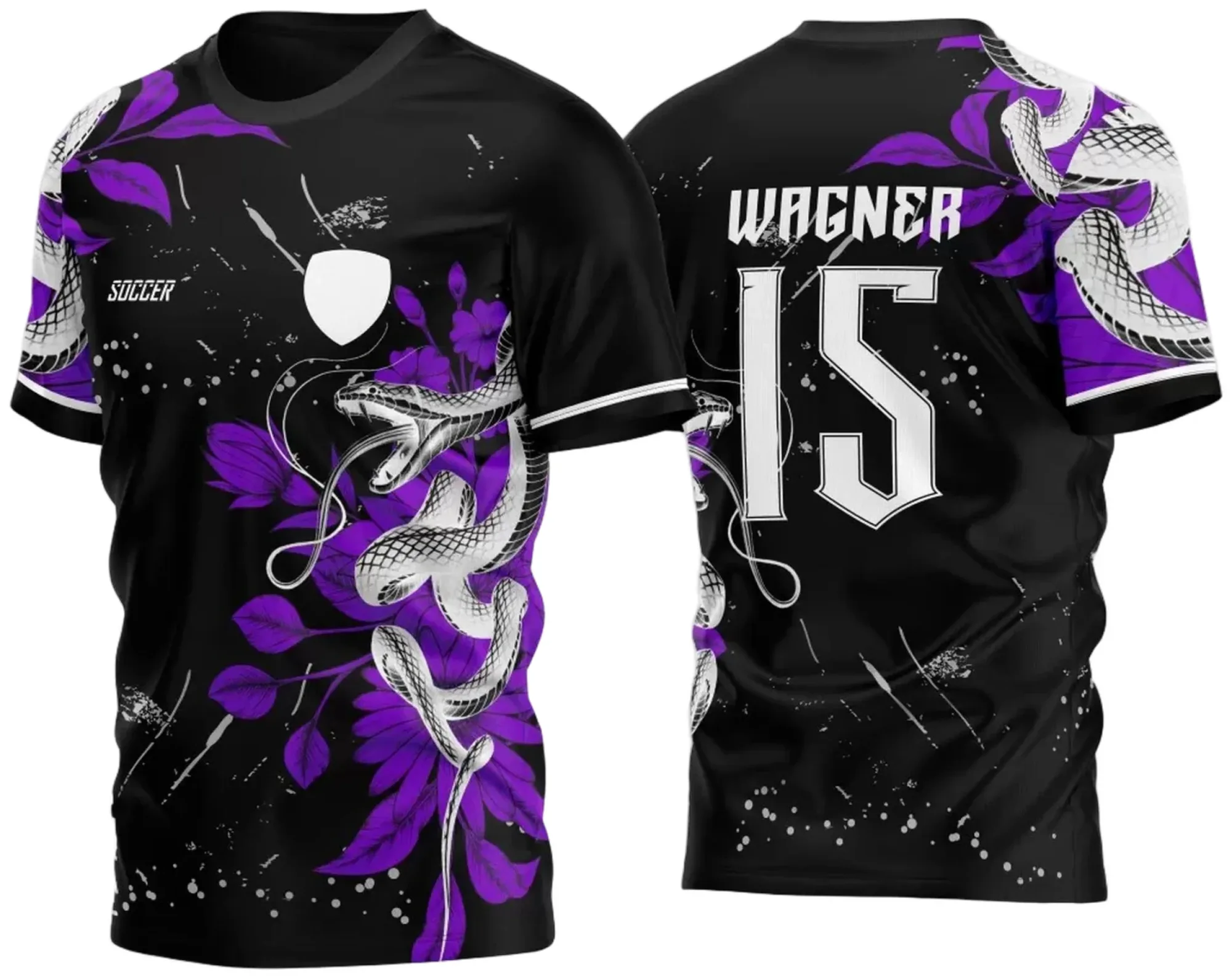 Camiseta unissex preta com logo no peito e estampa grande nas costas inspirada na cobra floral preta chinesa ataque 2023 roxa, design marcante e moderno para quem busca estilo único.