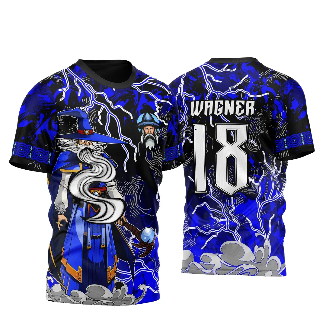 Camiseta unissex preta com logo no peito e estampa grande nas costas inspirada no tema InterClasse Mago dos Magos 2023, ideal para eventos escolares ou grupos de fãs.