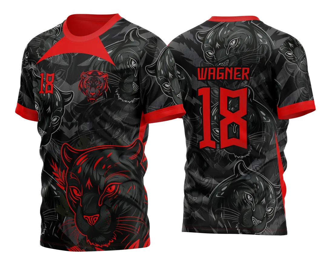 Camiseta unissex preta com logo no peito e estampa grande nas costas inspirada na Pantera Negra, padrão 2023, perfeita para eventos InterClasse, destacando o tom vermelho vibrante.