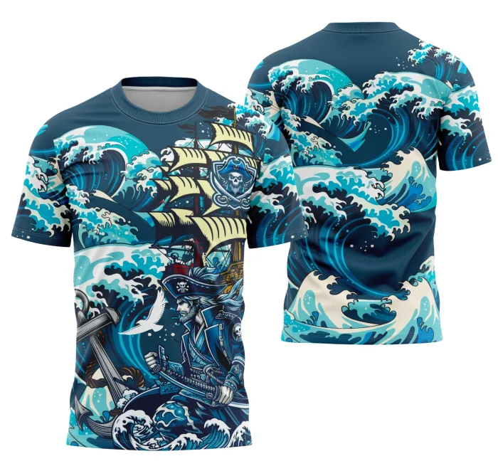 Camiseta unissex preta com logo no peito e estampa grande nas costas com tema de equipe pirata para interclasse, visual impactante e moderno.