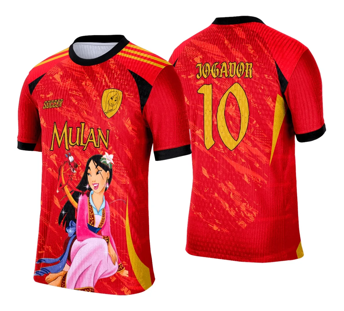 Camiseta unissex preta com logo no peito e estampa grande nas costas com tema Interclasse Mulan, perfeita para fãs que querem estilo e conforto.