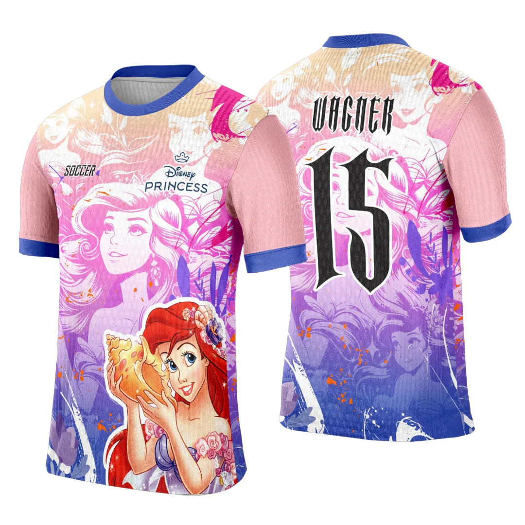 Camiseta unissex branca com logo no peito e estampa grande nas costas da princesa Ariel, ideal para eventos escolares e interclasse com tema Princesa Ariel.
