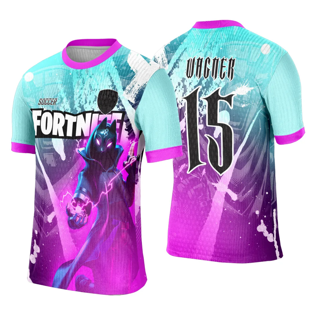 Camiseta unissex preta com logo no peito e estampa grande nas costas inspirada no tema Game Fortnite para evento escolar Interclasse.