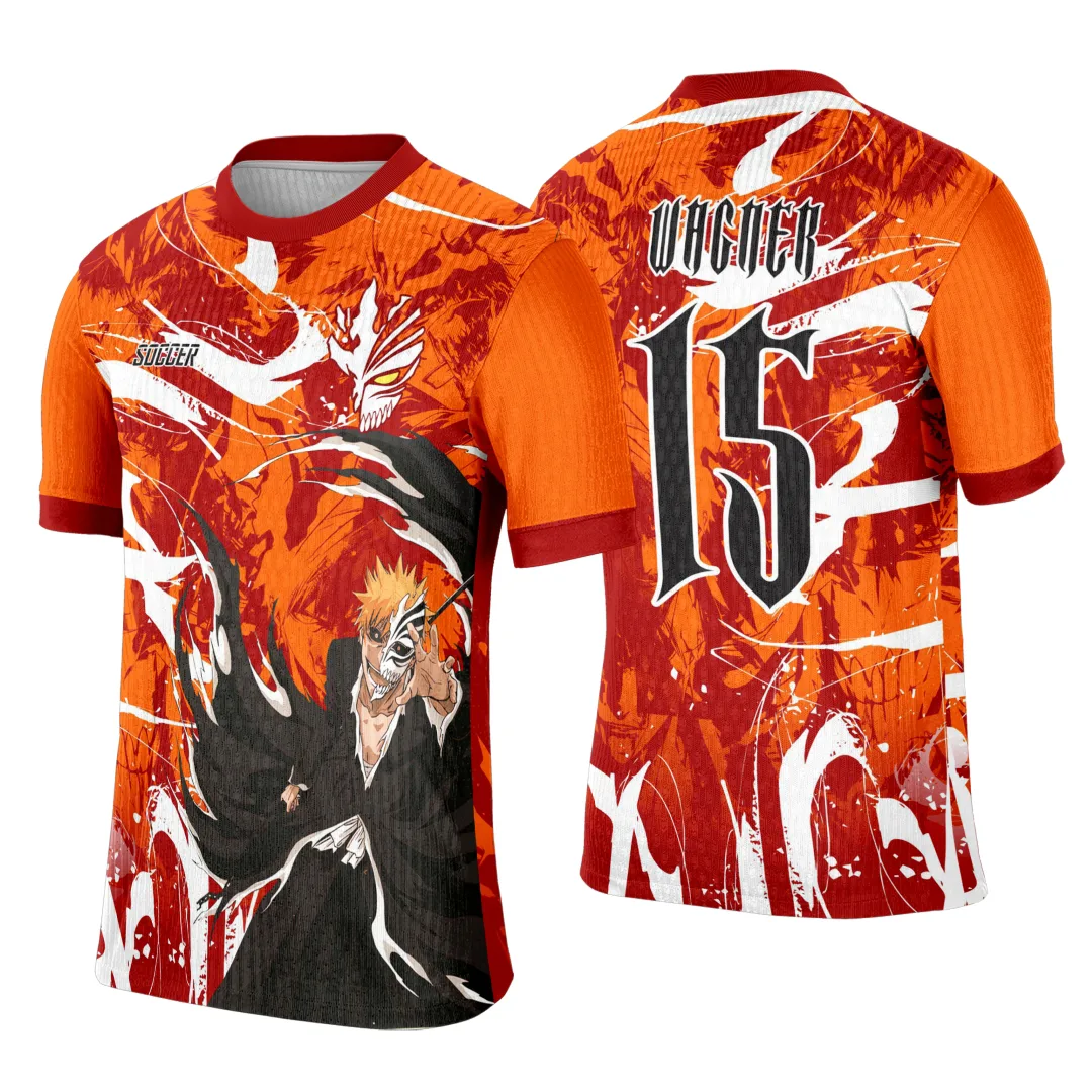 Camiseta unissex preta com logo no peito e estampa grande nas costas do personagem Ichigo Kurosaki, ideal para fãs do tema Interclasse.