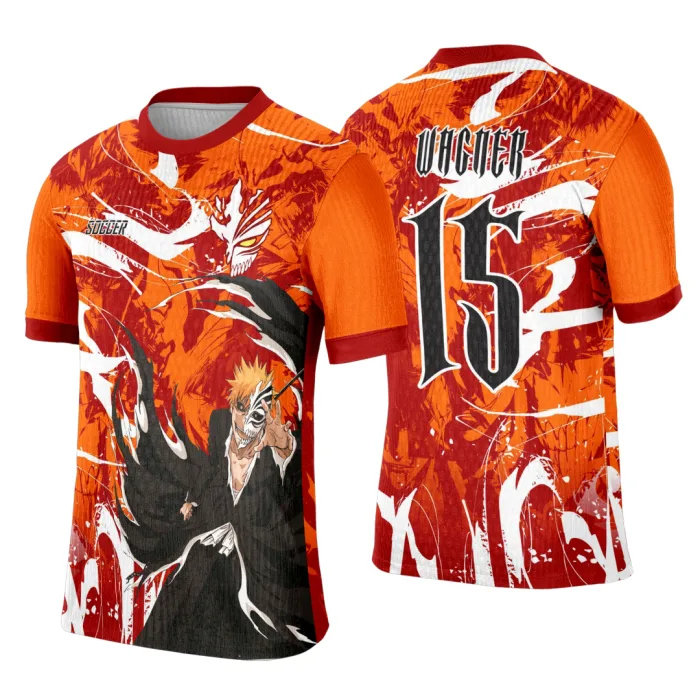 Camiseta unissex preta com logo no peito e estampa grande nas costas do personagem Ichigo Kurosaki, ideal para fãs do tema Interclasse.