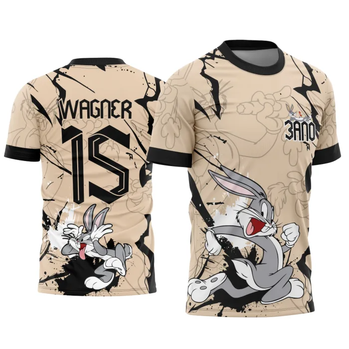 Camiseta unissex na cor preta com logo no peito e estampa grande nas costas mostrando Pernalonga correndo, ideal para eventos e momentos descontraídos.