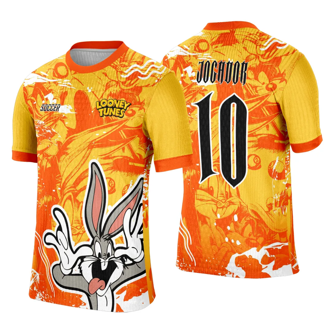 Camiseta unissex preta com logo no peito e estampa grande nas costas do personagem Pernalonga em design Interclasse 0067, perfeita para fãs e eventos especiais.