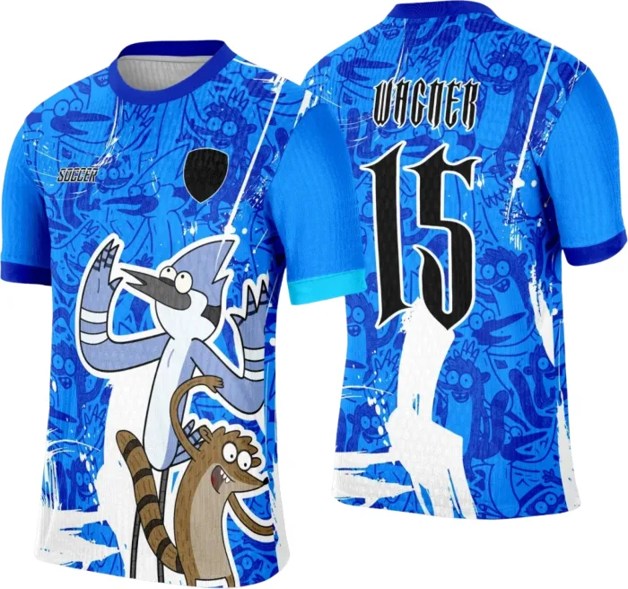 Camiseta unissex preta com logo no peito e estampa grande nas costas do tema Interclasse Regular Show, ideal para quem busca estilo e conforto em visual moderno.