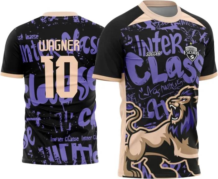 Camiseta unissex preta com logo no peito e estampa grande nas costas, tema leão graffiti 2025, estilo urbano e vibrante, ideal para eventos interclasse.