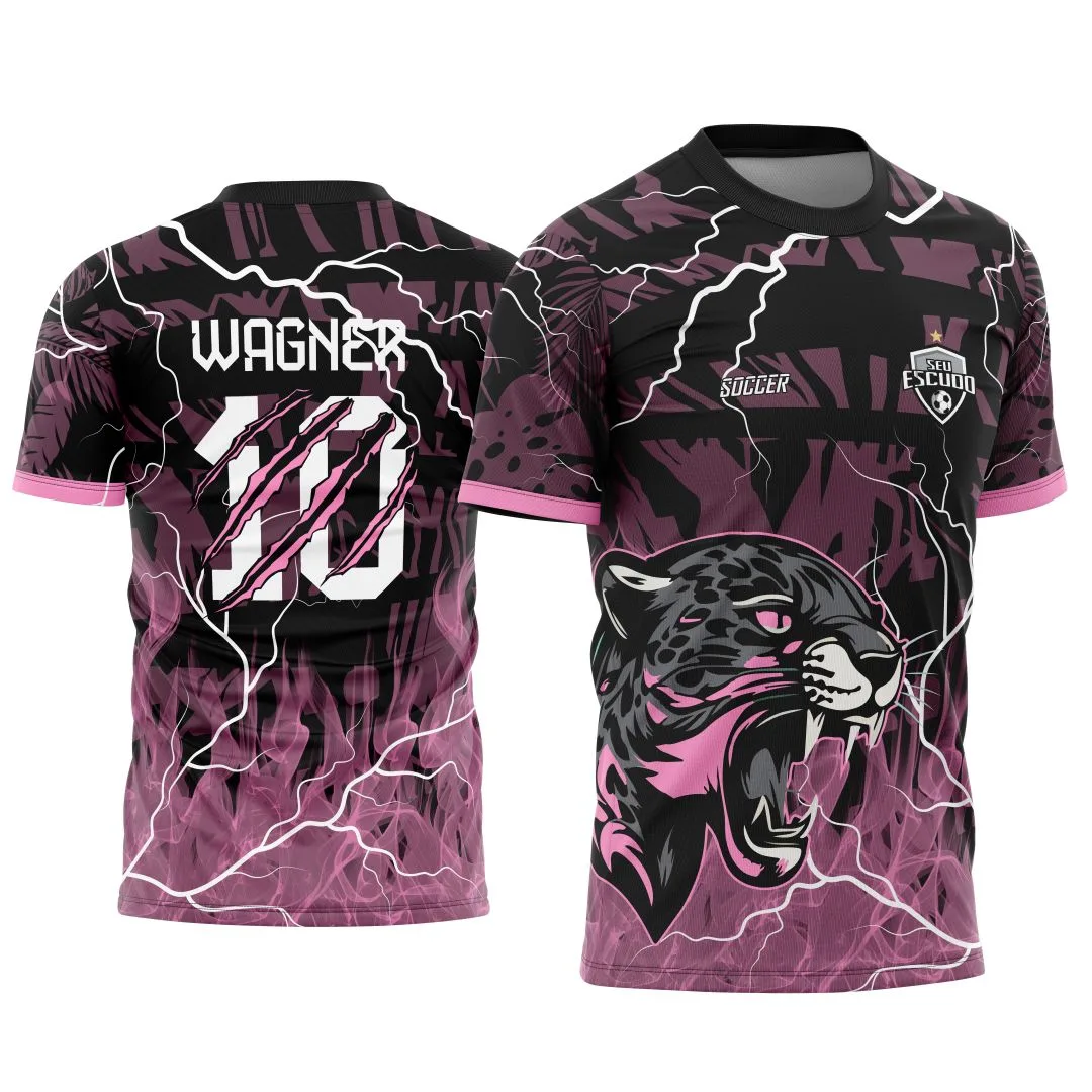 Camiseta unissex preta com logo no peito e estampa grande nas costas, tema Interclasse Onça Pantera Negra 2025 Modelo 2, design impactante e moderno para quem busca estilo e personalidade.