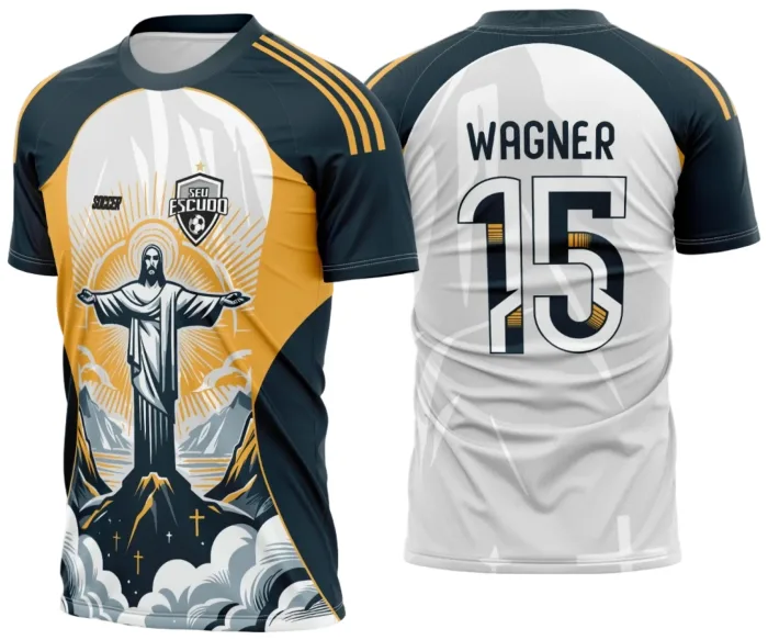 Camiseta unissex preta com logo no peito e estampa grande nas costas mostrando o Cristo Redentor, perfeita para eventos interclasse e temáticas brasileiras.