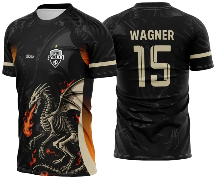 Camiseta unissex preta com logo no peito e estampa grande nas costas mostrando Dragão Ossos, ideal para eventos interclasse, visual impactante e moderno.