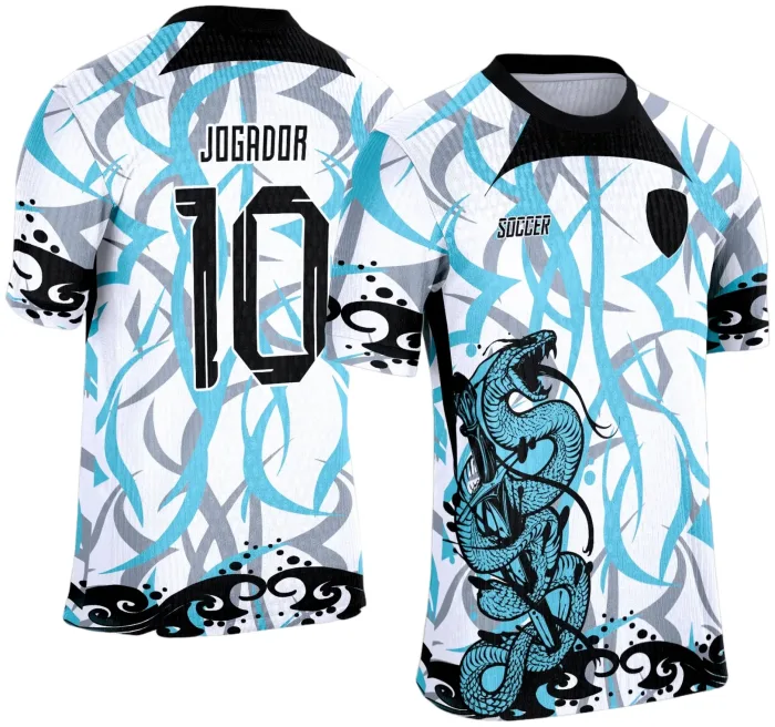 Camiseta unissex preta com logo no peito e estampa grande nas costas mostrando cobra em design impactante para camisa de interclasse.