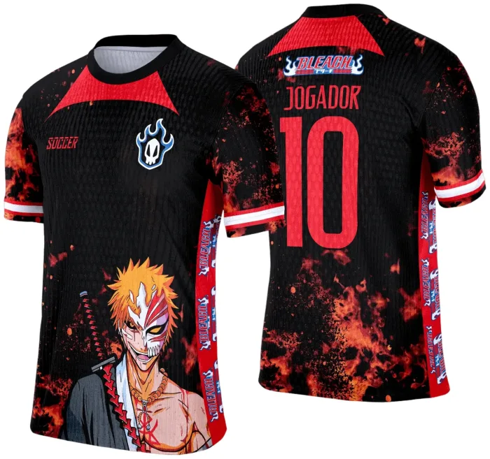 Camiseta unissex preta com logo no peito e estampa grande nas costas baseada em Camisa de Interclasse Anime modelo 5, ideal para fãs e eventos temáticos.