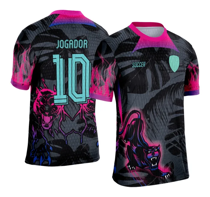 Camiseta unissex preta com logo no peito e estampa grande nas costas mostrando a Pantera do Interclasse modelo 2, estilo jovem e moderno, ideal para eventos e uso casual.