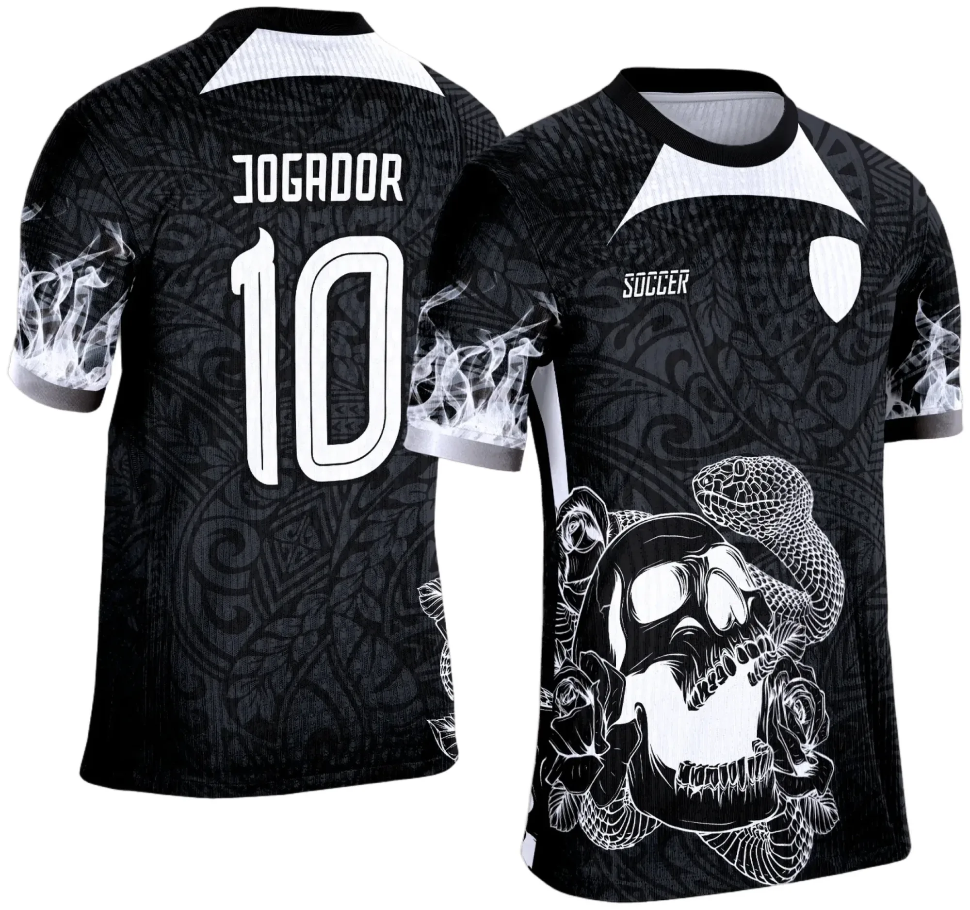 Camiseta unissex preta com logo no peito e estampa grande nas costas mostrando um design de cobra no modelo 3, ideal para quem busca estilo e autenticidade em camisa de interclasse.