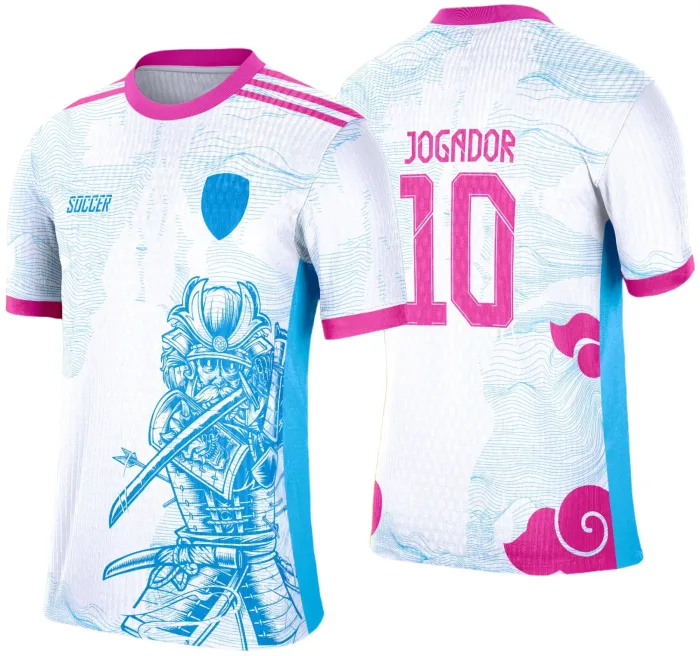 Camiseta unissex preta com logo no peito e estampa grande nas costas representando um samurai com espada, inspirada no tema Camisa de Interclasse 2025 Samurai Espada.