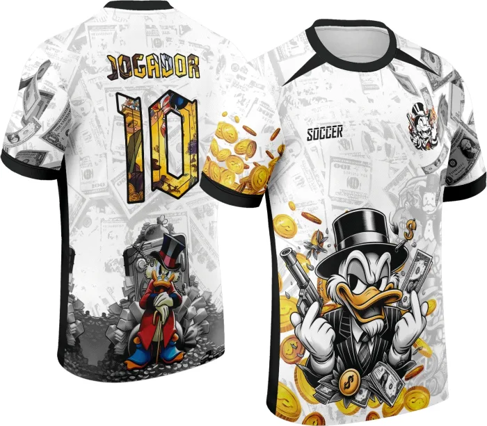 Camiseta unissex preta com logo no peito e estampa grande nas costas inspirada na camisa Interclasse Tio Patinhas 2024 - 2025, design moderno e vibrante para fãs e eventos temáticos.