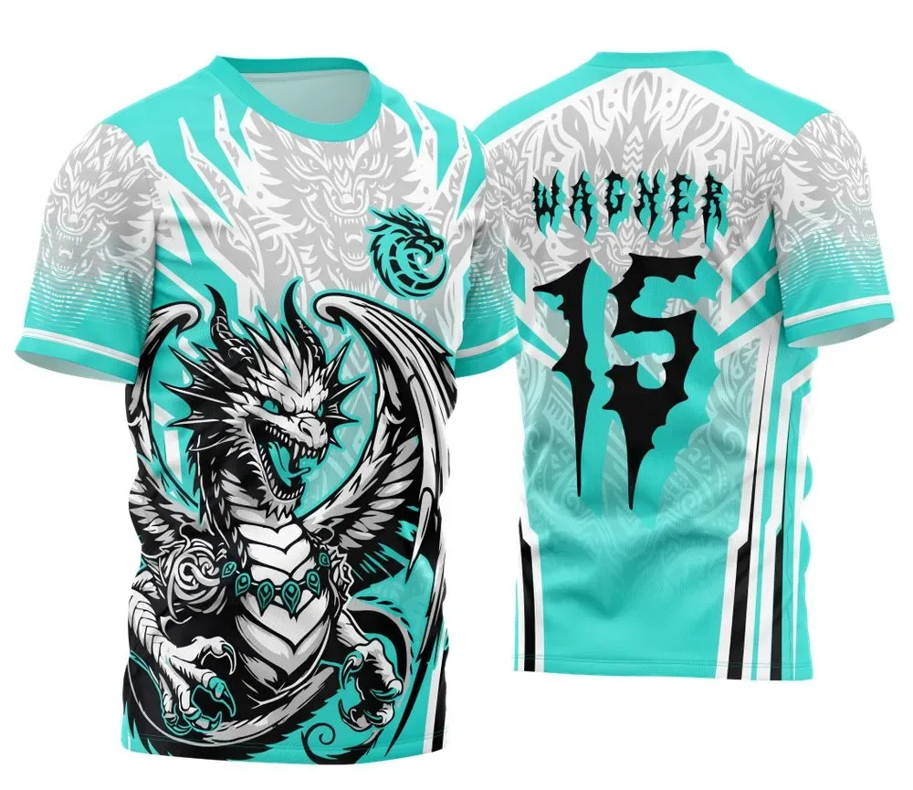 Camiseta unissex preta com logo no peito e estampa grande nas costas com tema Interclasse Dragão Divino 2024 - 2025, design marcante e estiloso para uso em eventos e festas.