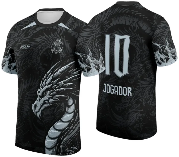 Camiseta unissex com base preta, logo no peito e estampa grande nas costas com tema Dragão do Interclasse 2024 - 2025, design marcante e moderno.